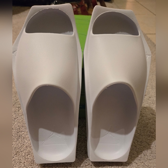 Jordan Shoes - 💥NEW JORDAN HEX WOMEN'S SLIDES SIZE 8 WHITE